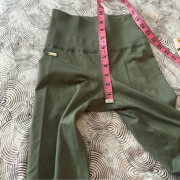Lune Active Silvered Olive Seamless Jayne Rec Fabric Silky Soft Leggings NWT XS - Picture 12 of 16